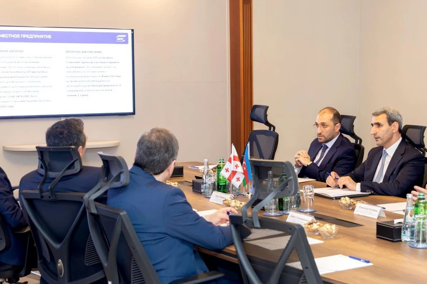 Bakı-Tbilisi-Qars dəmir yolu xəttinin inkişafı üzrə əməkdaşlıq müzakirə edilib