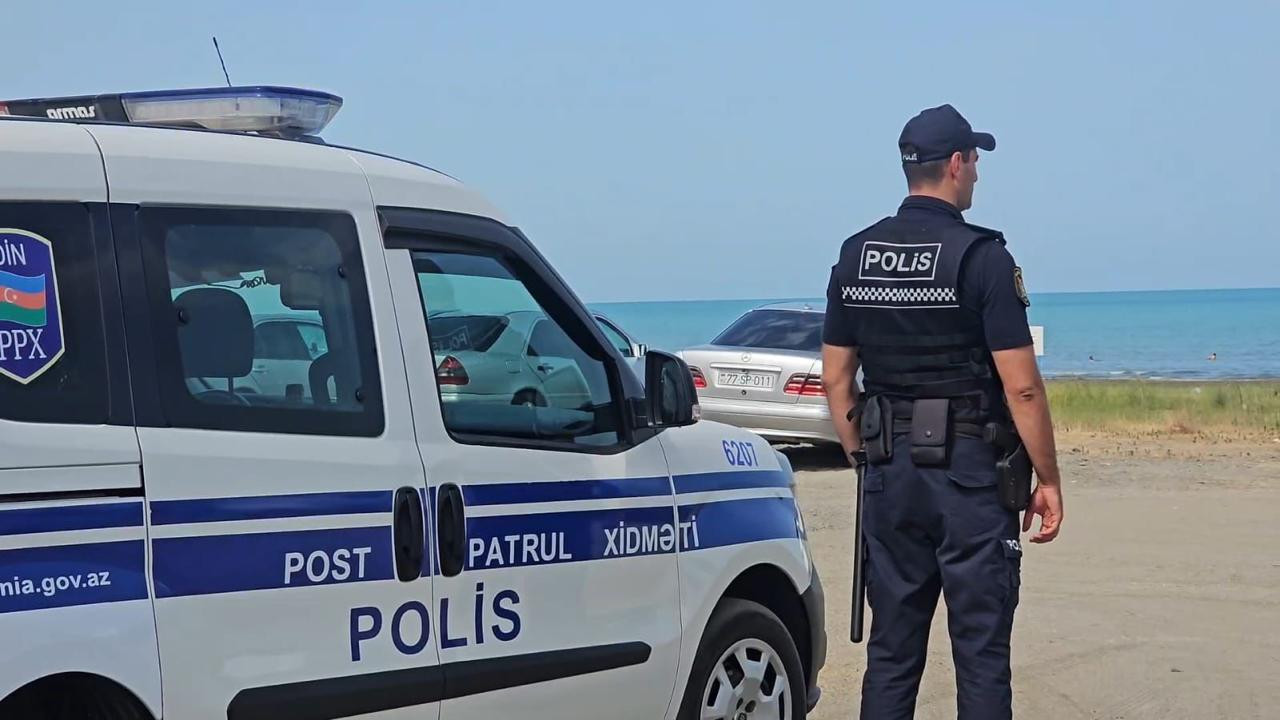 Polis dəniz sahilində antisanitar tədbirləri davam etdirib