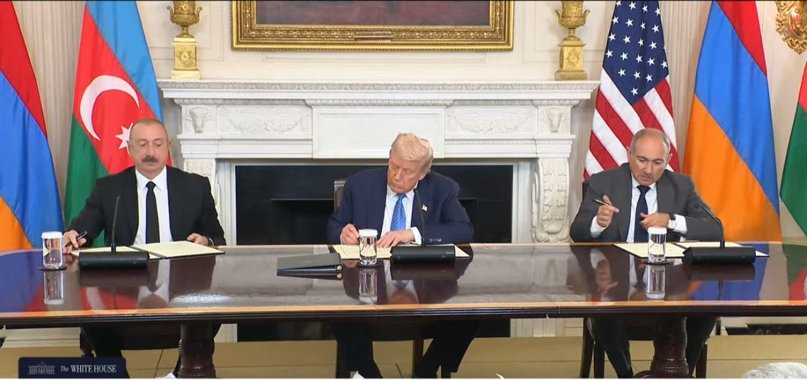 İlham Əliyev, Donald Tramp, Nikol Paşinyan arasında üçtərəfli sənəd imzalayıb