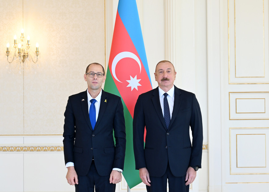 Prezident İlham Əliyev İsrailin Azərbaycanda yeni təyin olunmuş səfirinin etimadnaməsini qəbul edib