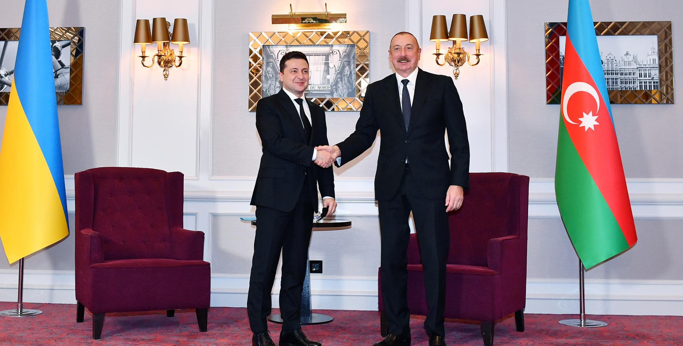 Prezident İlham Əliyev Zelenskini təbrik edib