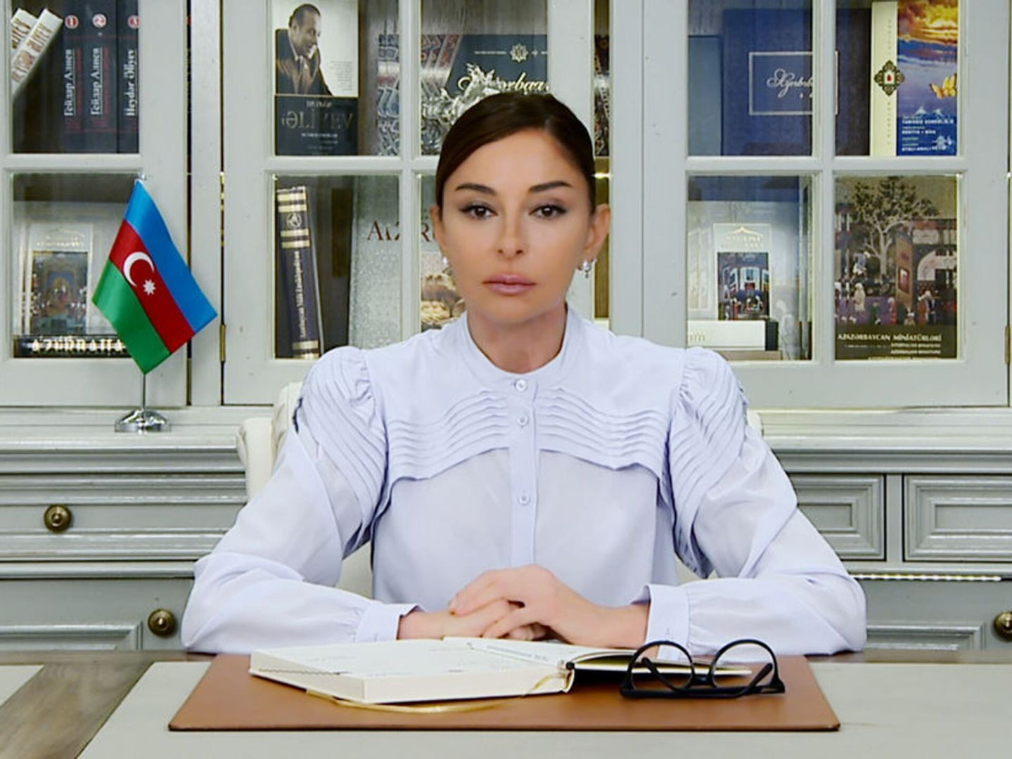 Hikmət Hacıyev Birinci vitse-prezident Mehriban Əliyevanı təbrik edib