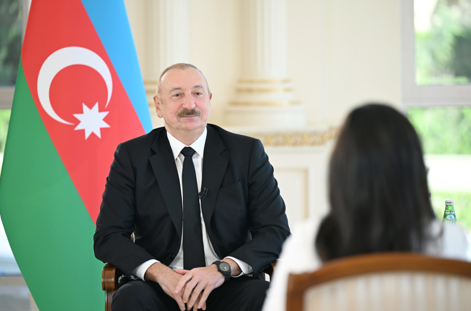 Dövlət başçısı: Azərbaycan şiə və sünnilərin eyni vaxtda eyni məsciddə ibadət etdikləri az sayda ölkələrdən biridir