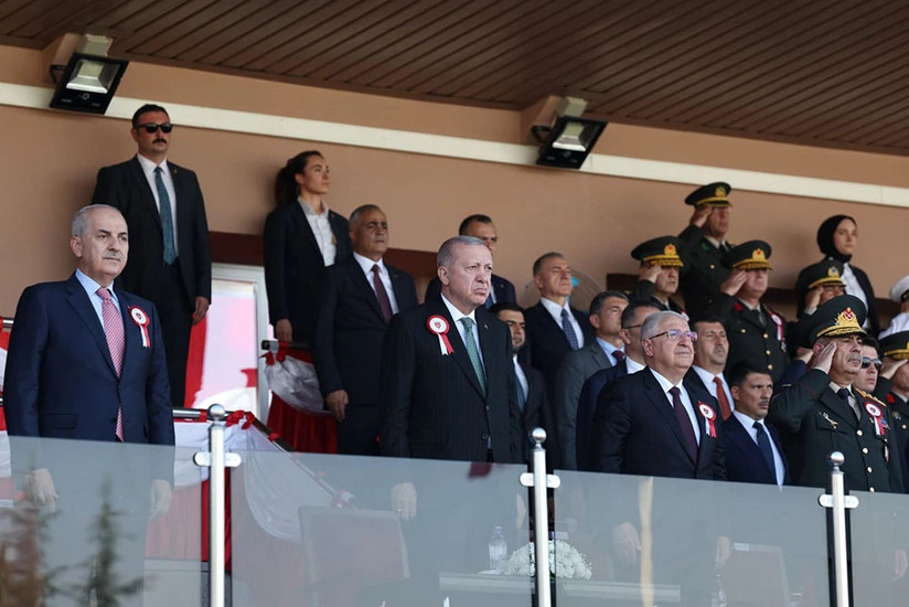 Azərbaycanın müdafiə naziri Türkiyədə hərbi məktəblərin buraxılış mərasimlərində iştirak edib