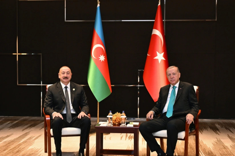 Tiencində Prezident İlham Əliyev türkiyəli həmkarı Rəcəb Tayyib Ərdoğanla görüşüb