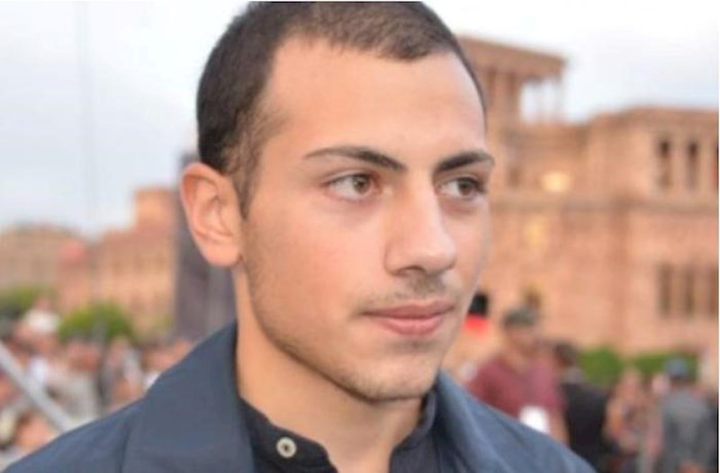 Paşinyanın oğlu Milli Qalereyanın rəhbərliyinə işlə bağlı müraciət edib