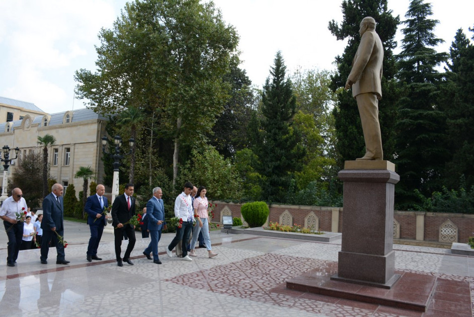 Qəbul imtahanlarında yüksək nəticə göstərən tərtərli gənclər mükafatlandırılıb