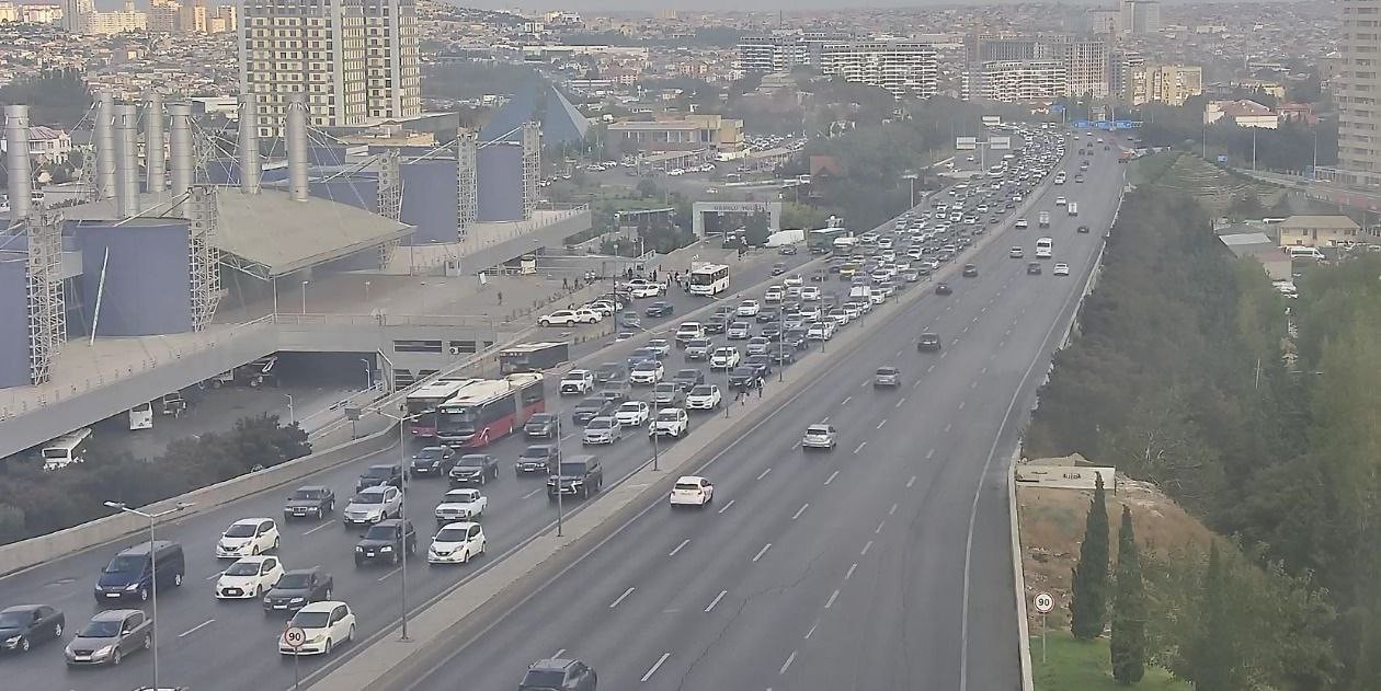 Sürücülərin NƏZƏRİNƏ: Bakıda bu yollarda sıxlıq var - SİYAHI