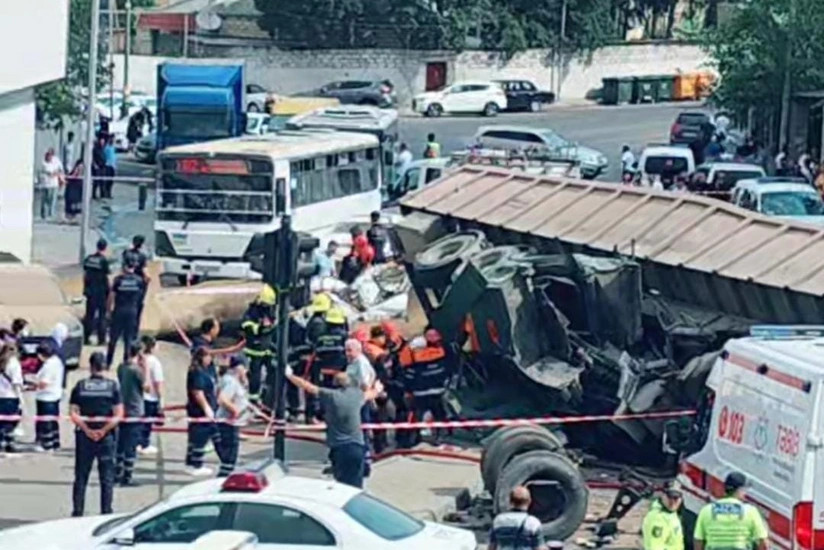 Binəqədidə "KamAZ"ın aşması səbəbindən 3 nəfərin ölümü ilə nəticələnən qəza ilə bağlı cinayət işi başlanılıb