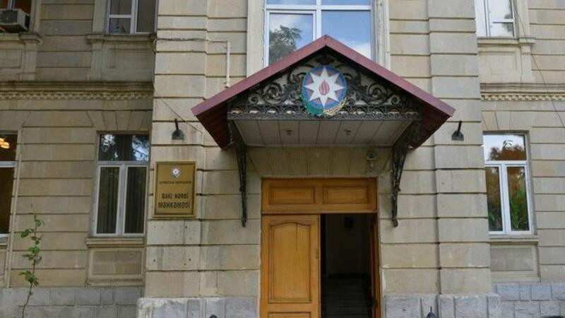 Məhkəmədə zərərçəkmiş şəxs Levon Mnatsakanyanı tanıdı: Başıma yumruqla, avtomatın qundağı ilə vururdu