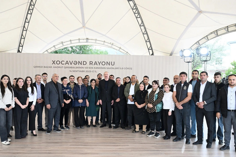 İlham Əliyev Qırmızı Bazar, Hadrut qəsəbələri və Sos kəndinin sakinləri ilə görüşüb -