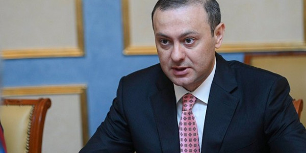 Qriqoryan: Ermənistanın Aİ-yə üzvlüyünə alternativ yoxdursa, qanunun mənası nə idi?
