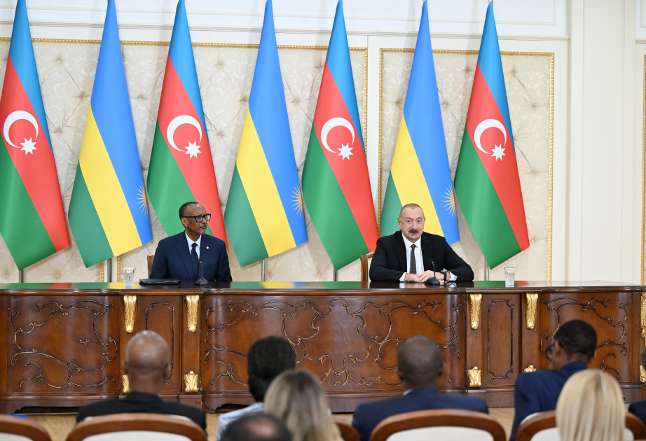 Azərbaycan ilə Ruanda arasında imzalanmış sənədlər mübadilə olunub, sonra prezidentlər mətbuata bəyanatlarla çıxış ediblər