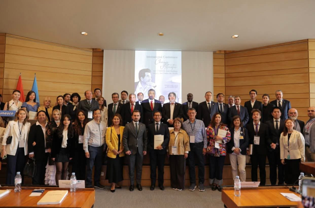 Akademik İsa Həbibbəyli UNESCO-da Çingiz Aytmatova həsr olunmuş konfransda çıxış edib