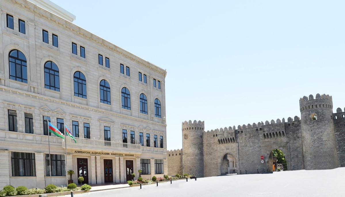 Konstitusiya Məhkəməsinin Plenumunda ombudsmanın sorğusu əsasında konstitusiya işinə baxılıb