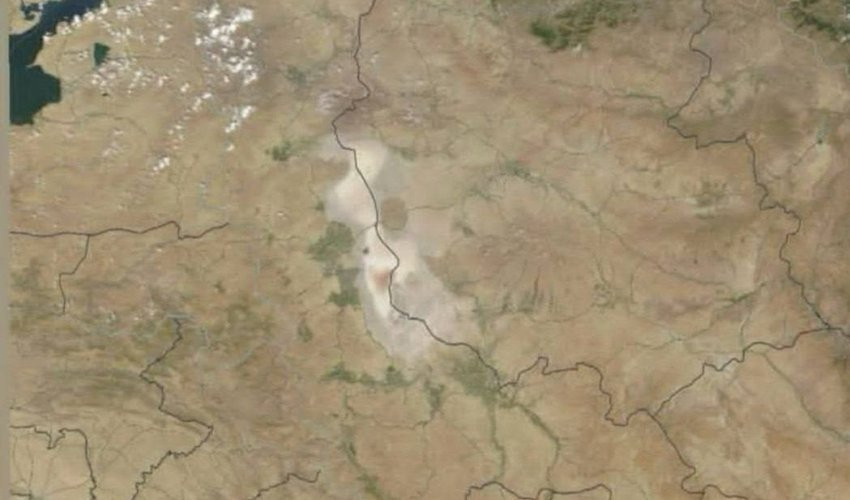 Bild:  Asiyanın ən böyük duz gölü – Urmu tamamilə quruyub