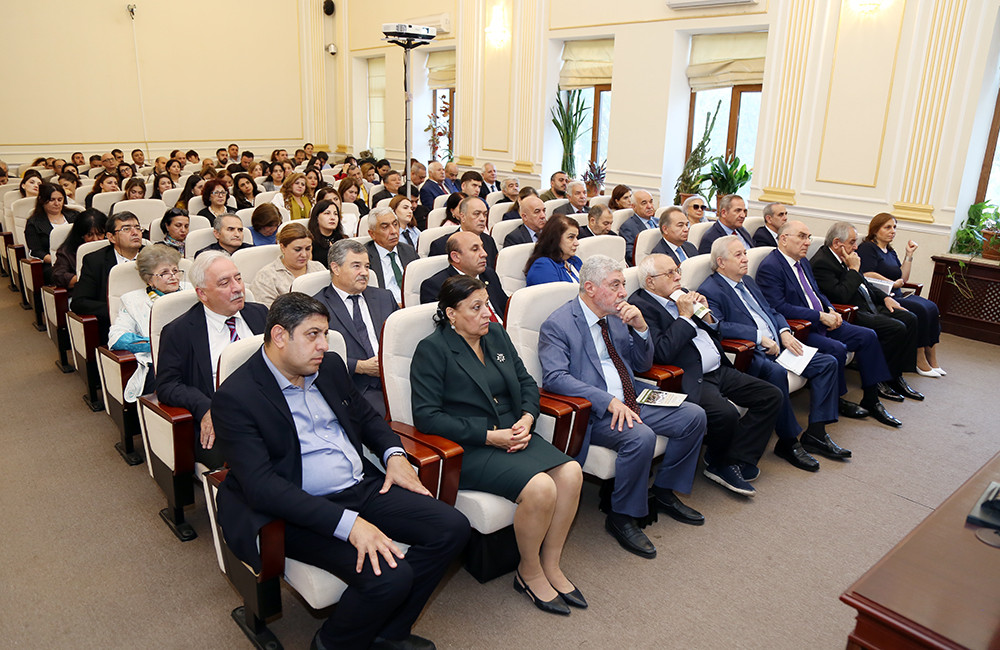 AMEA-da “Vətən müharibəsində tarixi hünər: Zəfər diskursu” mövzusunda konfrans keçirilib