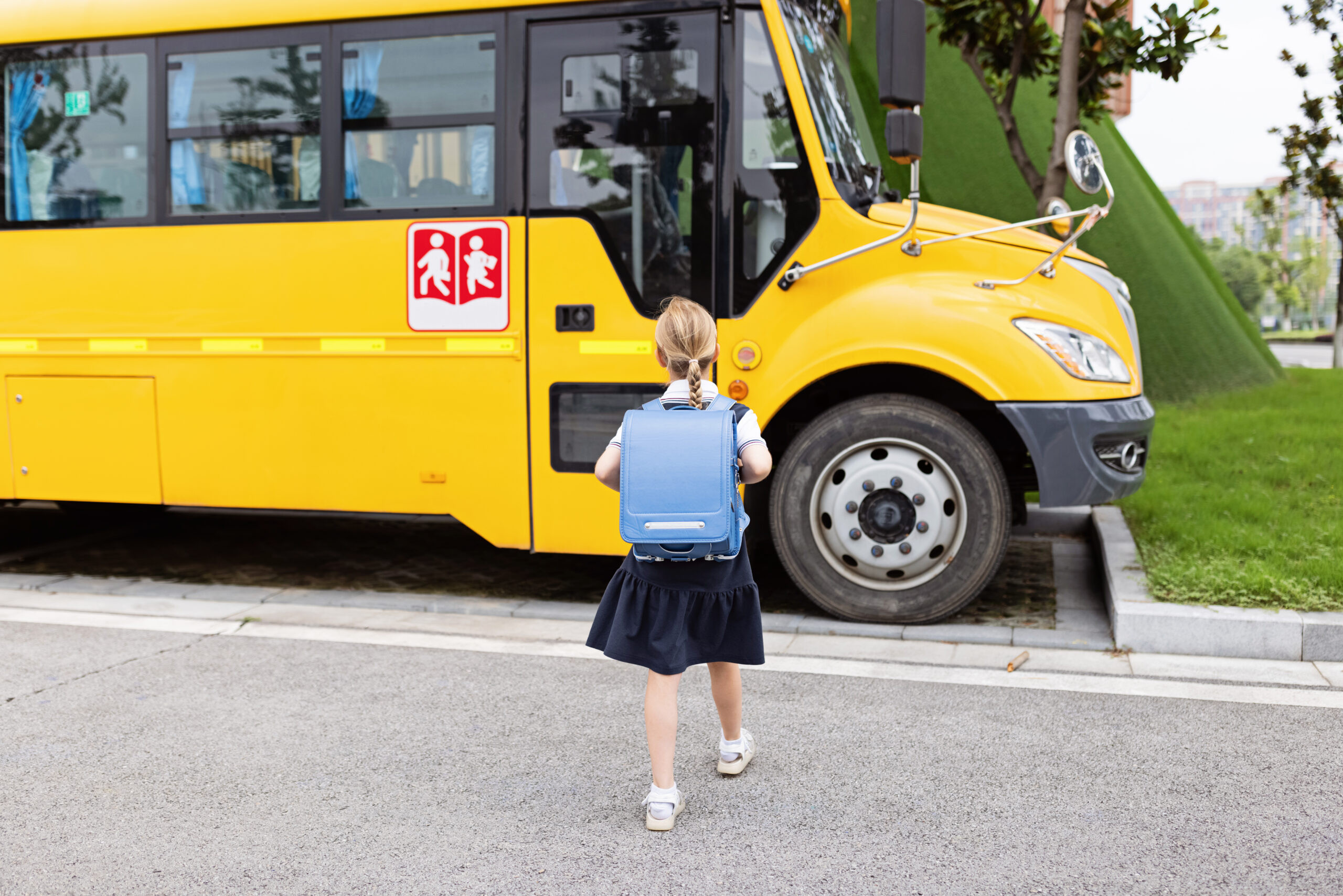 Məktəb avtobusları avtobus zolaqlarına daxil ola biləcək?