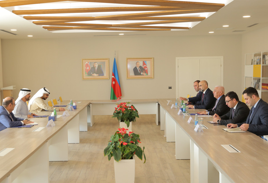“AzərEnerji” ilə “Masdar” Azərbaycanda icra olunan layihələri müzakirə edib