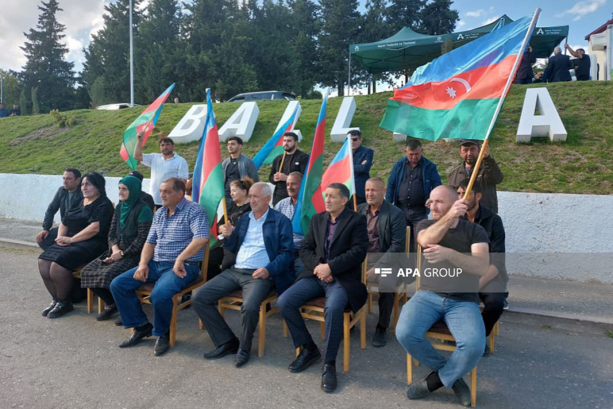 Növbəti köç karvanı Xocalının Ballıca və Təzəbinə kəndlərinə çatıb