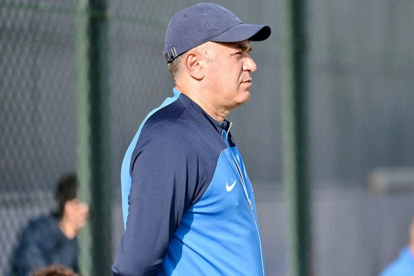 Azərbaycanın U-19 millisinin baş məşqçisi: "Komandada çatışmazlıqlar var"