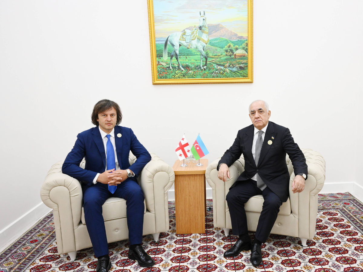Əli Əsədov Tbilisidə İrakli Kobaxidze ilə görüşüb