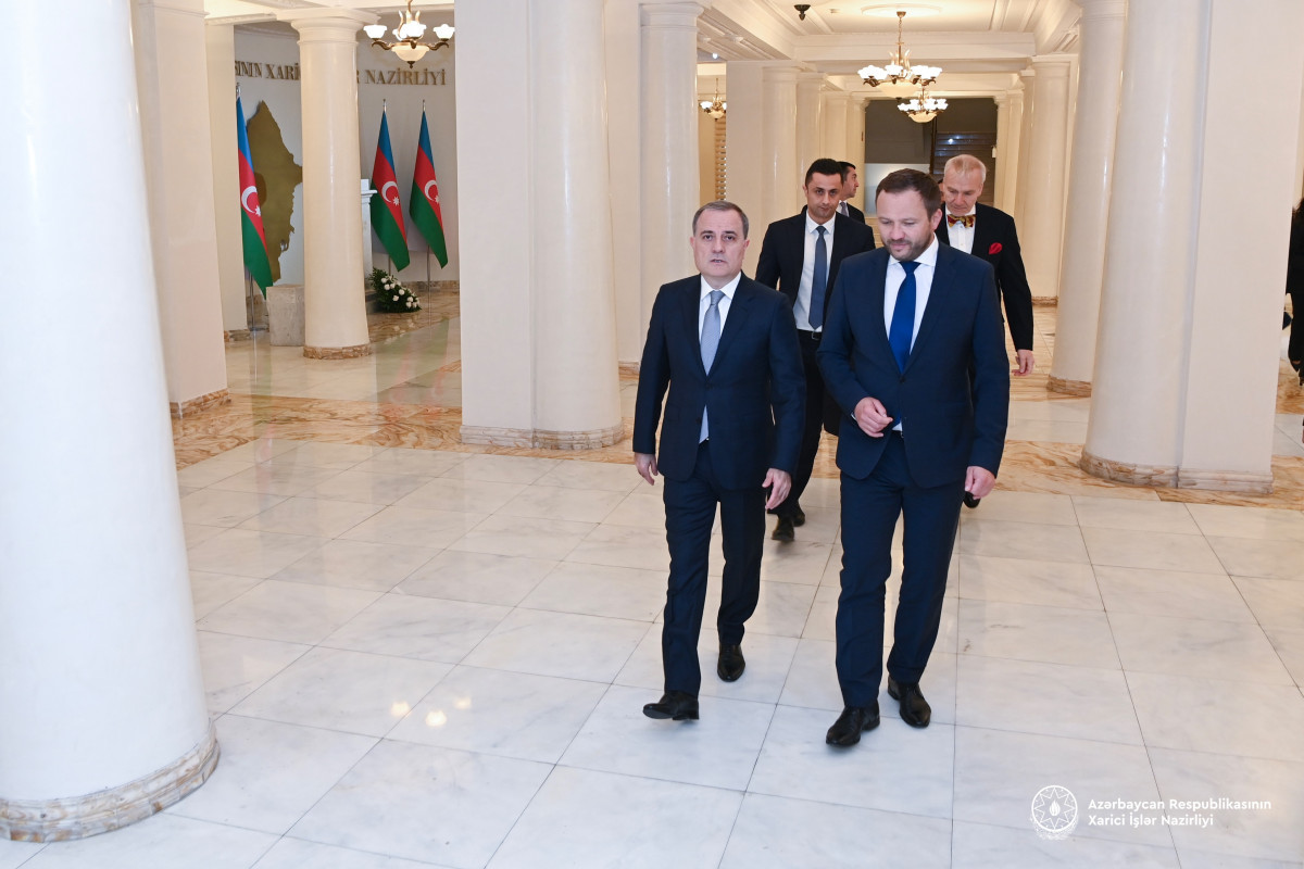 Ceyhun Bayramov Estoniya XİN rəhbərini qarşılayıb