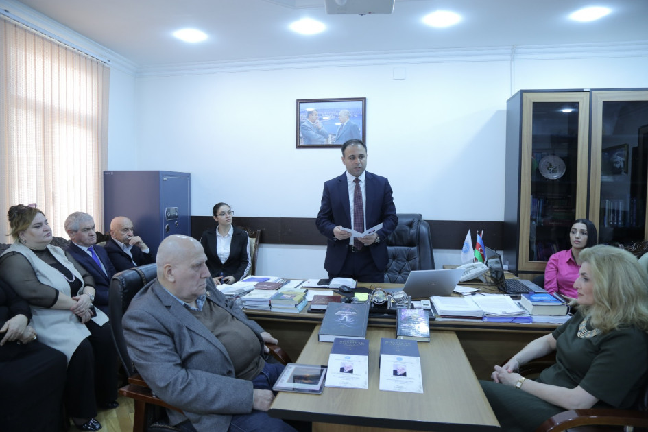 “Bəxtiyar Vahabzadə yaradıcılığının folklor konteksti” mövzusunda elmi sessiya keçirilib