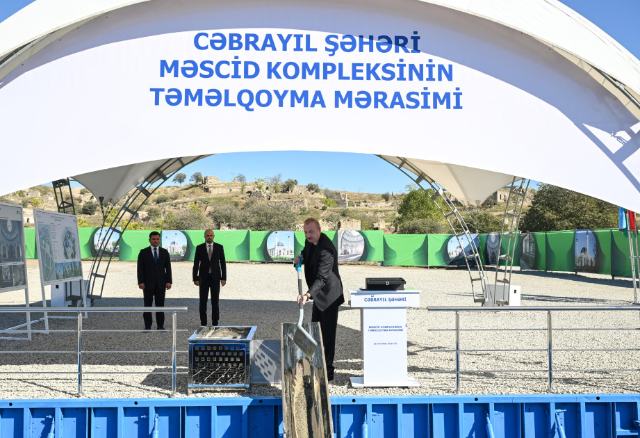 İlham Əliyev Cəbrayıl şəhər məscidinin təməlini qoyub