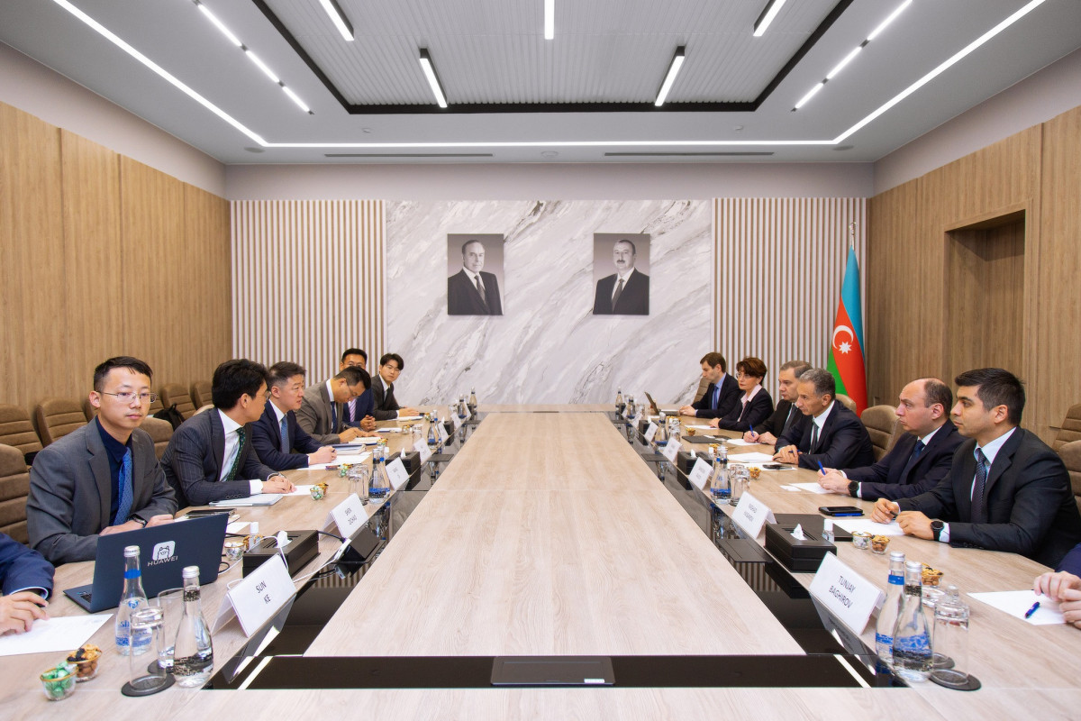 Azərbaycan Çin şirkəti ilə süni intellekt həllərinin tətbiqini müzakirə edib