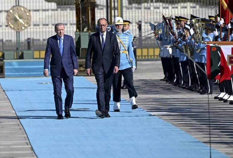 Merz Ankarada: Türkiyə yeni geosiyasi dövrü görməzdən gəlməməlidir