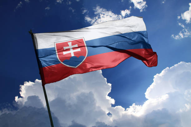 Niderlandlılar Slovakiyaya qarşı sərt tədbirlər tətbiq etməyi təklif edib