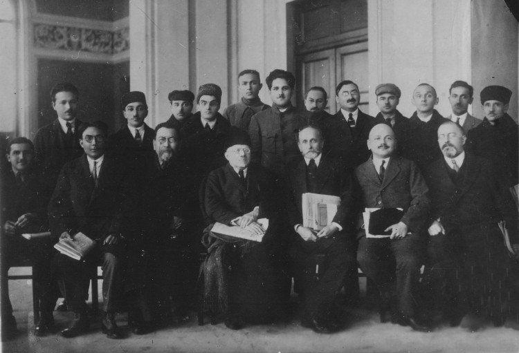 Qurultayın 100 illik yubileyinə töhfə olaraq ortaq əlifbanın qəbulu əlamətdar hadisə olacaq