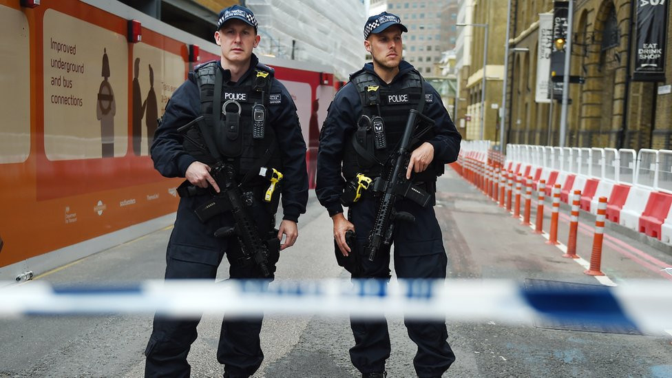 Londonda qatarda bıçaqlı hücum: 10 nəfər hospitala yerləşdirilib