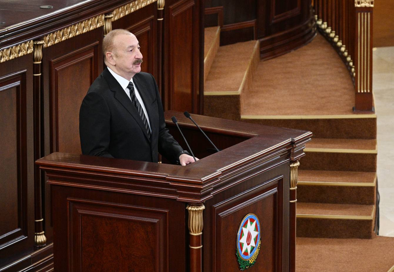 Prezident: Əminəm ki, Azərbaycan alimləri bundan sonra da ölkəmizin uğurlu inkişafına öz töhfələrini verəcəklər