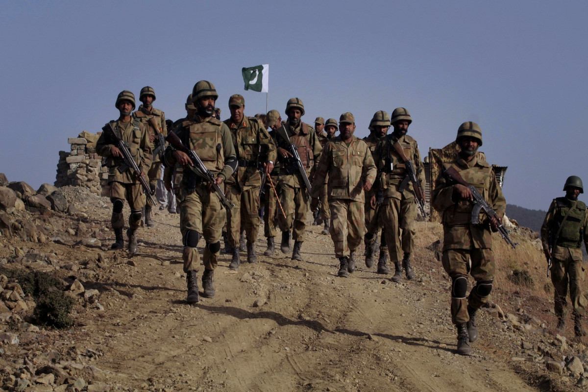 Pakistan ordusu Əfqanıstanla sərhəddə 300-dən çox silahlını məhv edib
