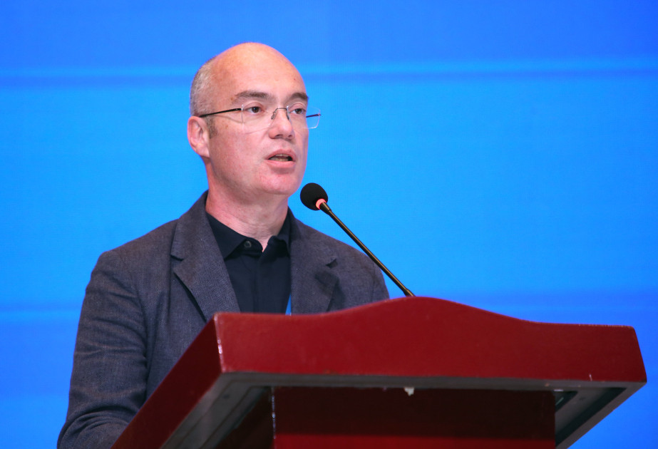 “StrategEast” şirkətinin prezidenti: Biliklər Azərbaycan iqtisadiyyatı üçün yeni enerjiyə çevrilir