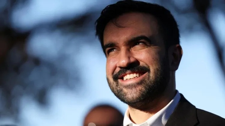 İlk müsəlman, şiə və sosialist lider Nyu-York meri seçilib: ABŞ-də vəziyyət çox gərgin olacaq -