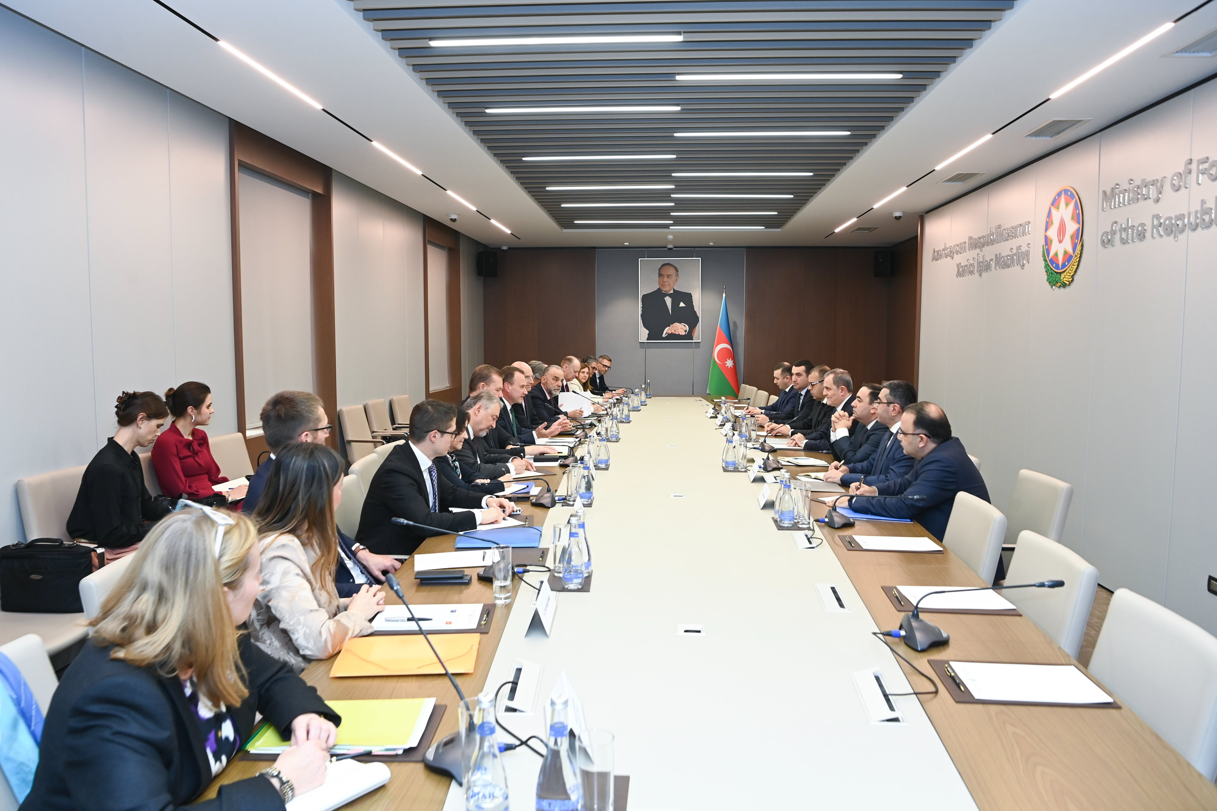 Ceyhun Bayramov NATO nümayəndə heyəti ilə görüşüb