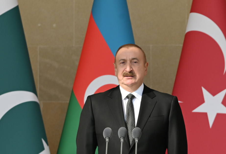 İlham Əliyev: Erməni hərbi cinayətkarları Bakıda istintaq təcridxanasında çay içirlər