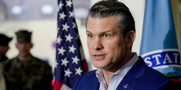 Hegset: Bayden administrasiyası “paltarlı kişiləri” təşviq edirdi