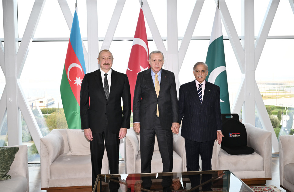 Azərbaycanın yanında NATO-nun ikinci gücü olan Türkiyə və müsəlman dünyasının yeganə nüvə dövləti Pakistan dayanır -