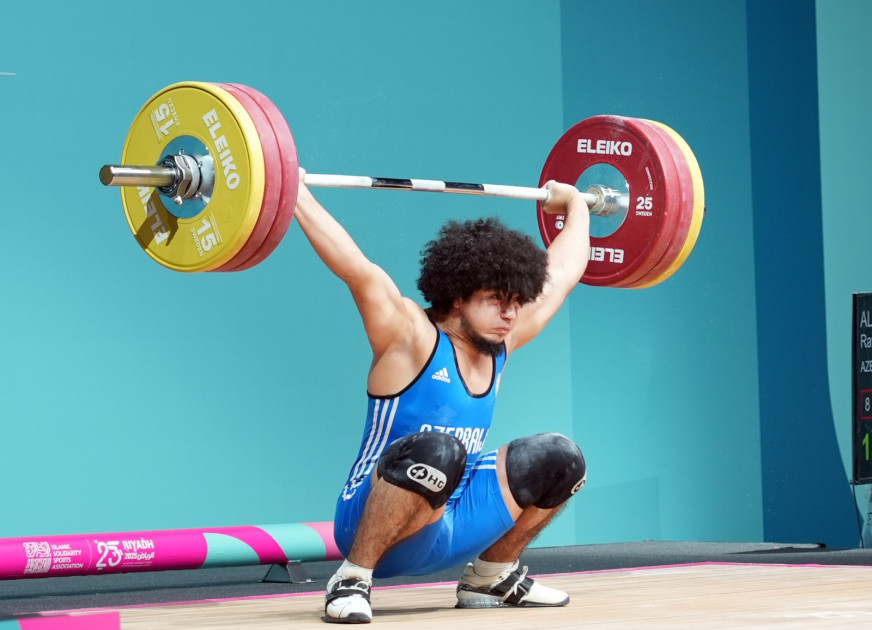 Azərbaycan ağırlıqqaldıranı İslamiadada iki gümüş və bir bürünc medal qazanıb