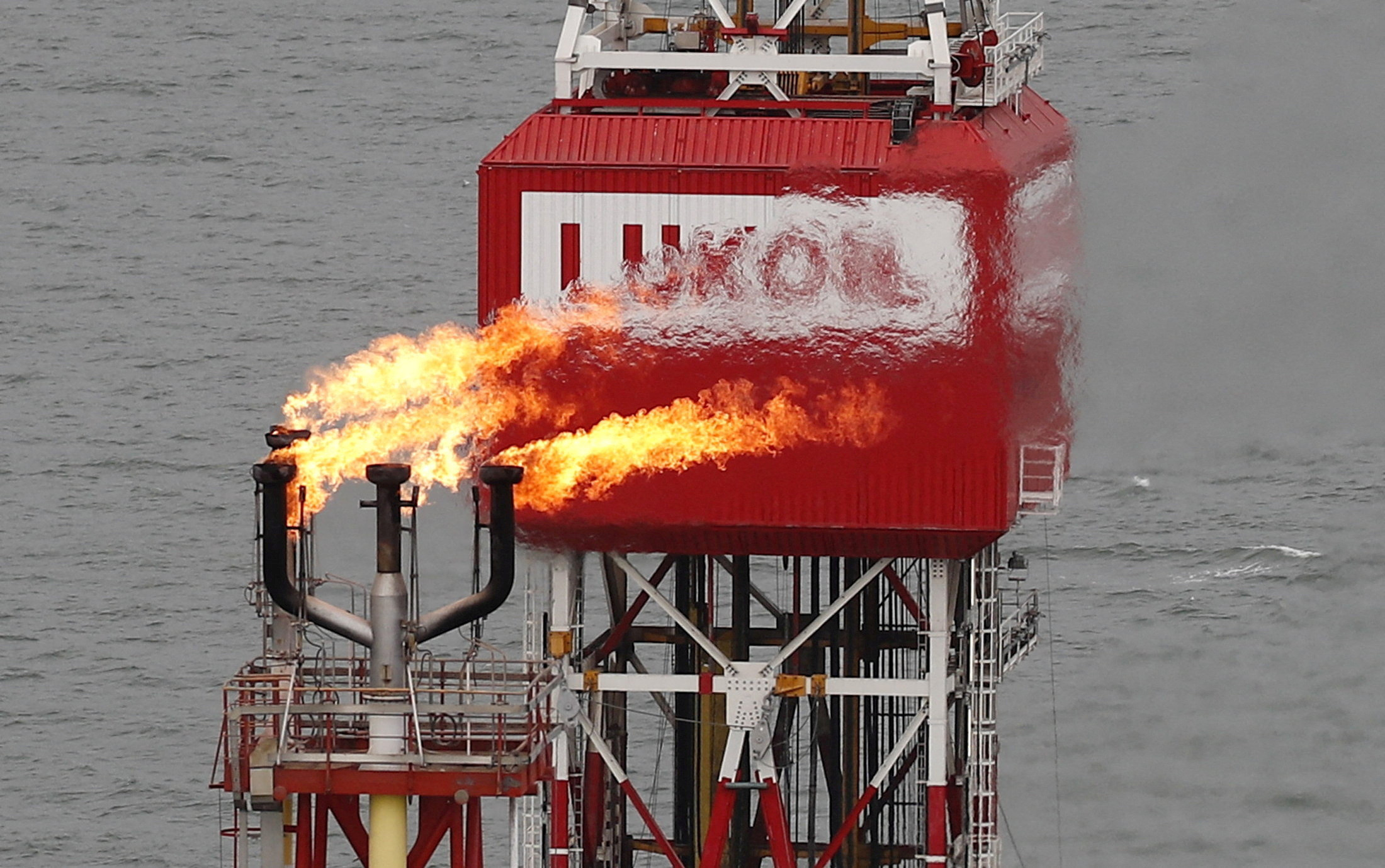 Sanksiyaların təzyiqi altında olan “Lukoil” ABŞ-dan möhlət istəyib