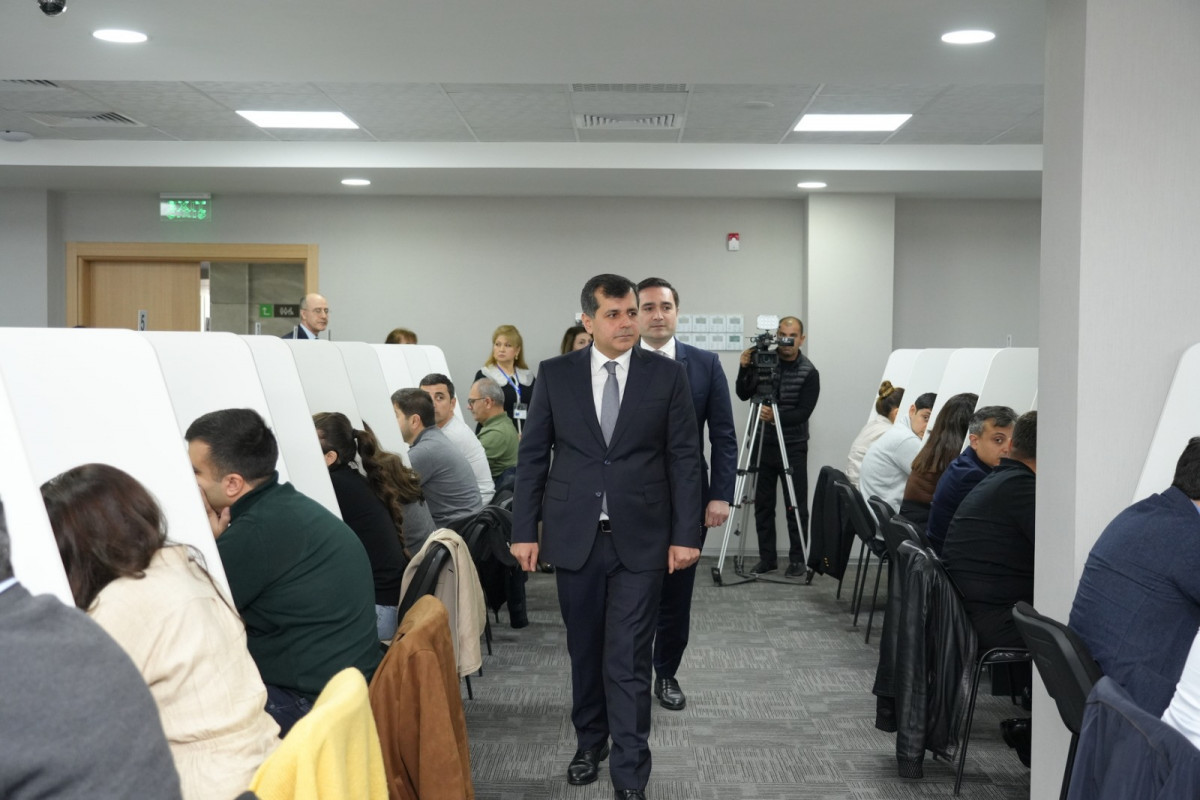 Notariat fəaliyyətinə qəbul üçün test imtahanı keçirilib