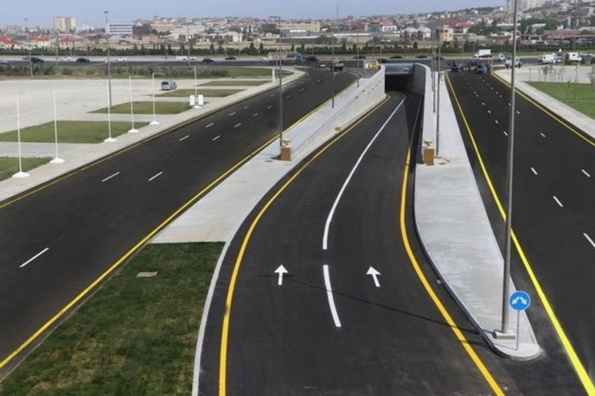 Bakıda iki küçənin kəsişməsində yeni yol hərəkəti sxemi tətbiq olunur