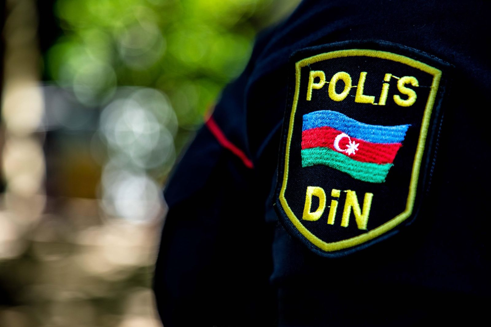 Yasamalda polis əməkdaşları yanğın baş verən əraziyə cəlb edilib