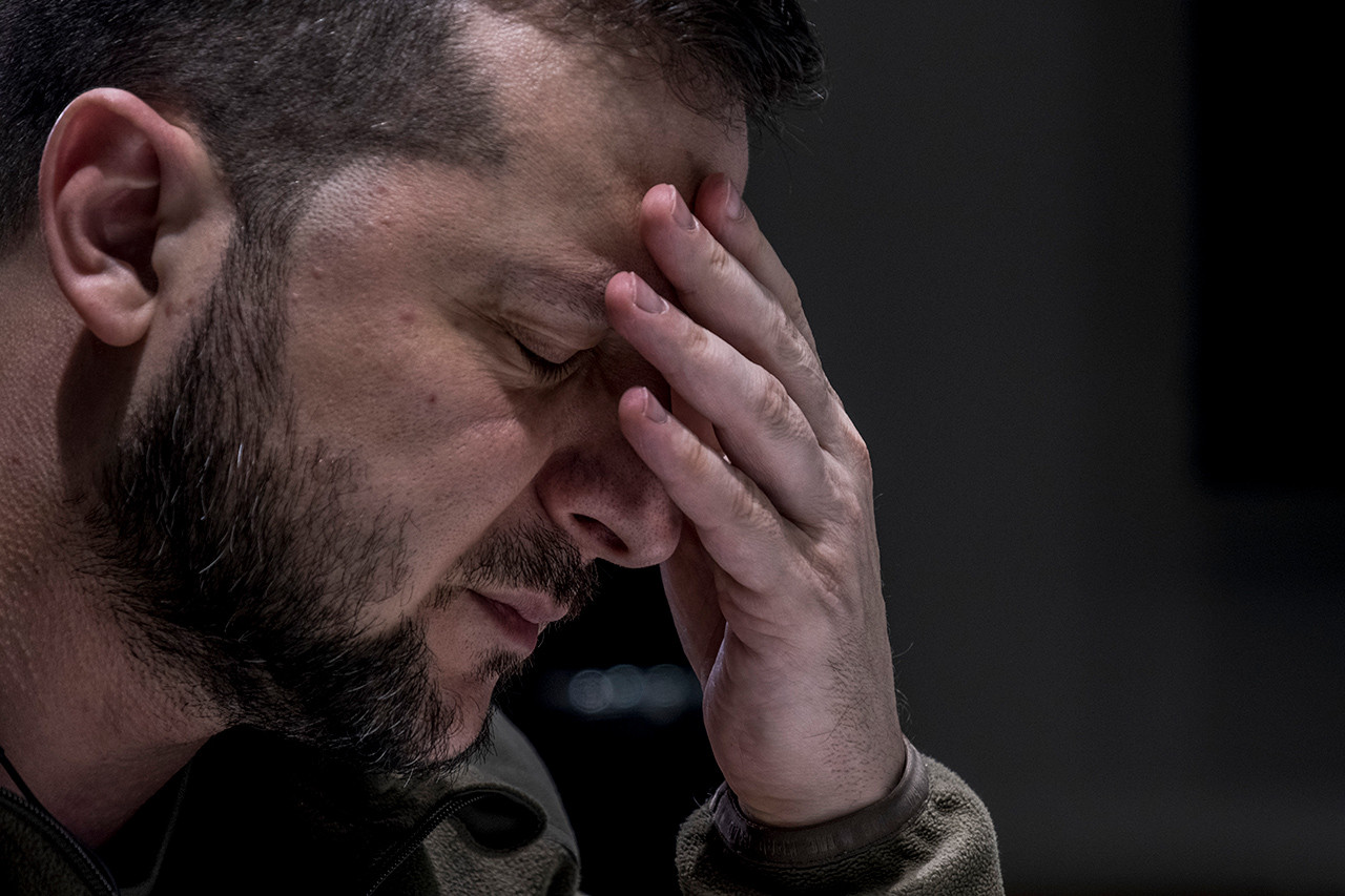 Ukrayna kapitulyasiyaya sürüklənir:
