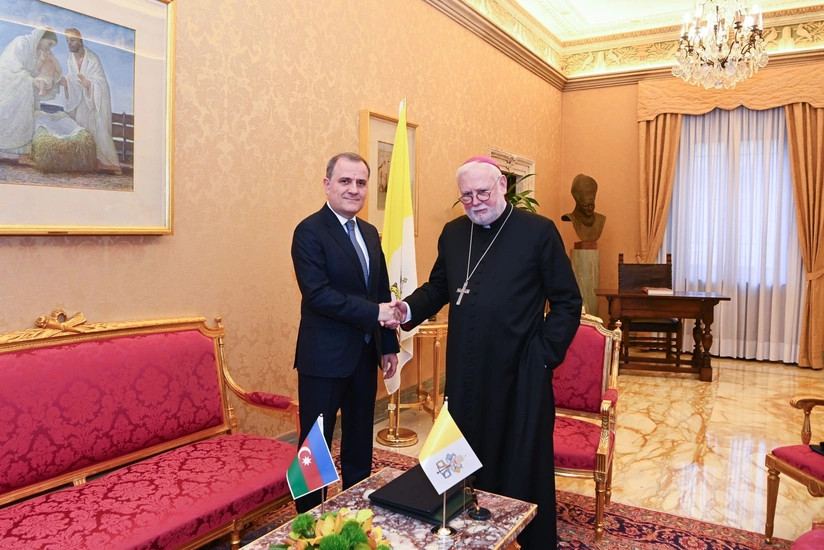 Ceyhun Bayramov Vatikanın dövlət katibini münaqişədən sonra regiondakı inkişaflar barədə məlumatlandırıb -