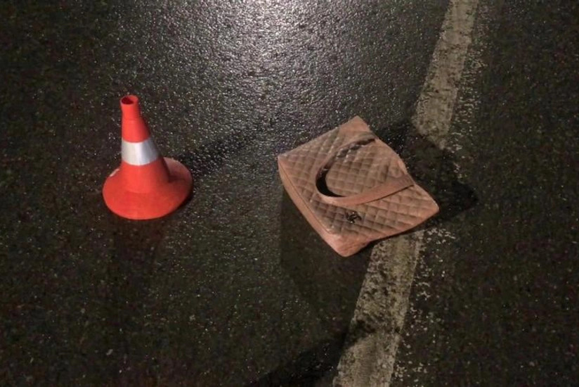 Şərurda yük maşını geriyə sürərkən 75 yaşlı qadını vuraraq öldürüb